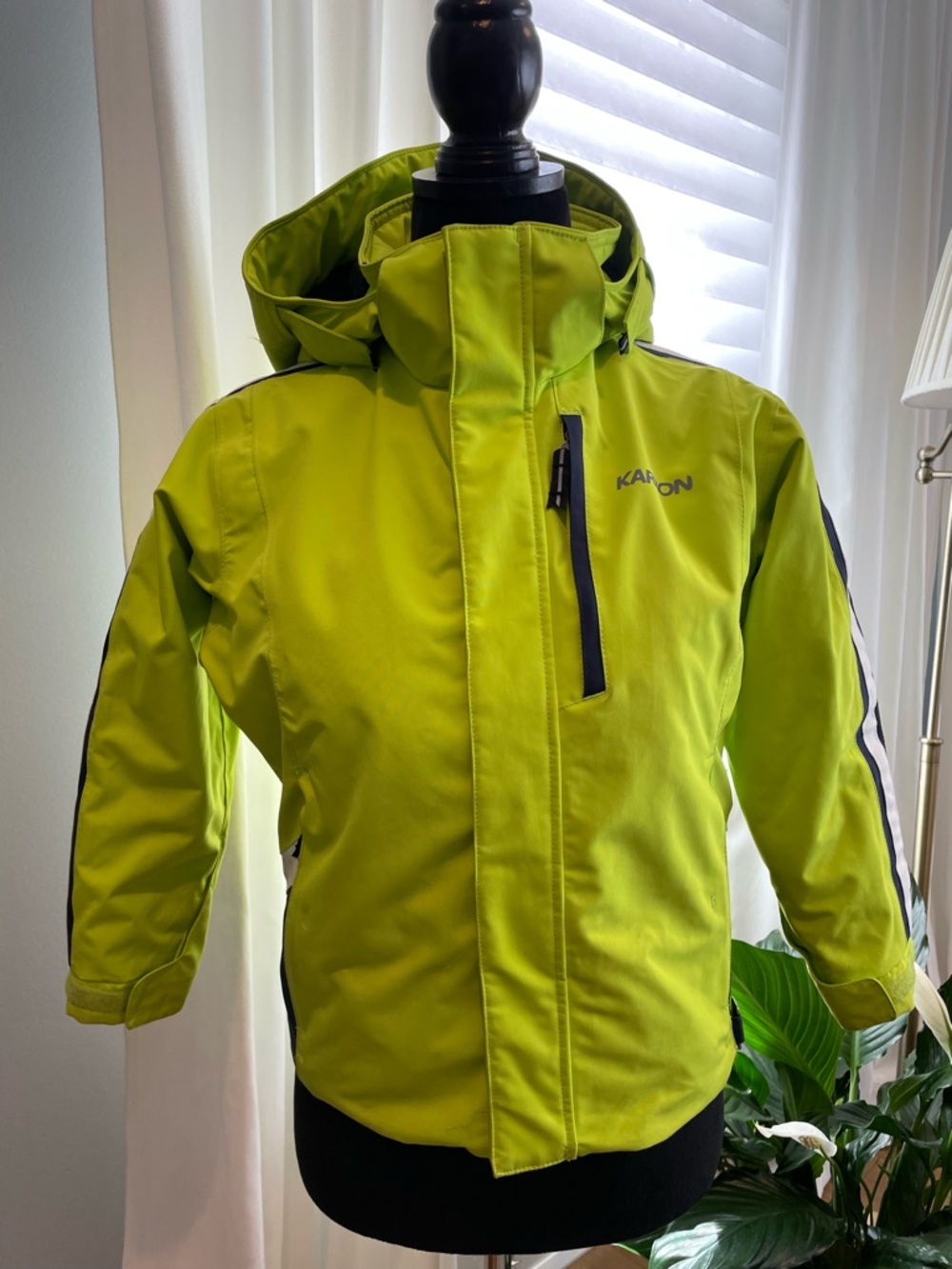 Karbon Kids' Flourescent Green Snow Jacket with Removable Hood Size 8